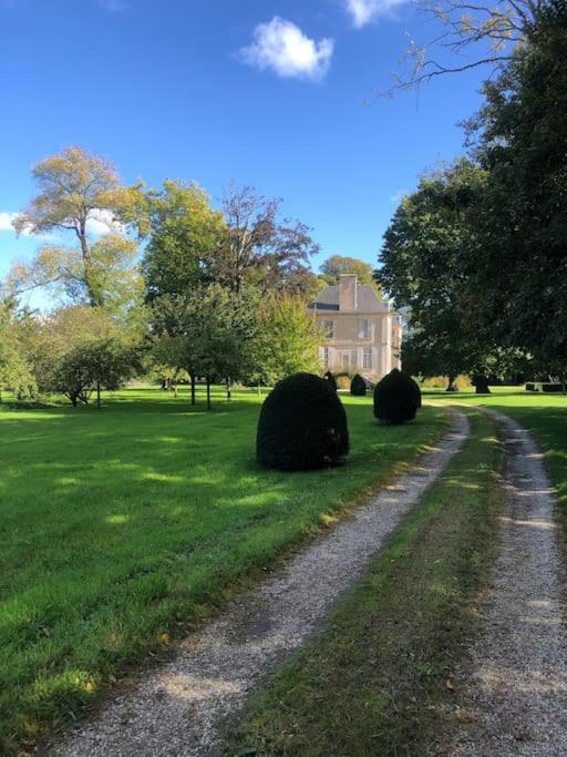 Charming 18Th Century Chateau, Near Bayeux In Calvados, Normandie Livry  Exteriér fotografie